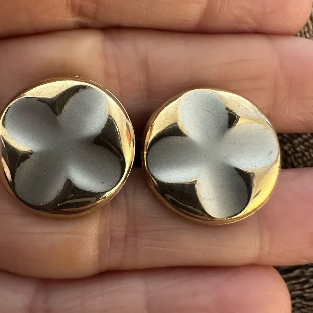 Vintage gold/silver tone vintage flower cufflinks